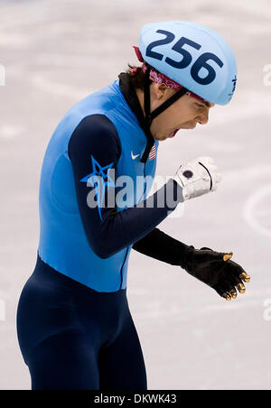 Le 26 février 2010 - Vancouver, Colombie-Britannique, Canada - Jeux Olympiques Mens 500m de patinage de vitesse sur courte piste - USA's Apolo Anton Ohno bâille avant le début de la demi-finale Hommes 500m en patinage de vitesse sur piste les Jeux Olympiques d'hiver de 2010 Le 26 février 2010 à Vancouver, Colombie-Britannique. (Crédit Image : © Paul Kitagaki Jr./ZUMApress.com) Banque D'Images