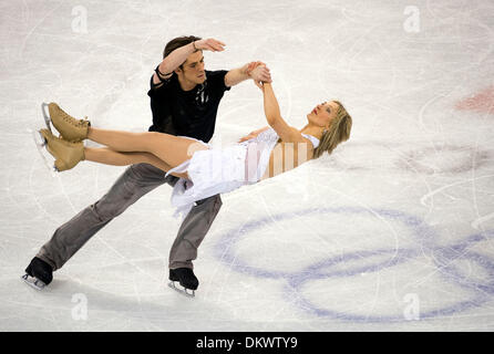 22 février 2010 - Vancouver, Colombie-Britannique, Canada - Jeux Olympiques patinage artistique danse sur glace - Grande-Bretagne's Sinead Kerr et John Kerr effectuer en patinage artistique et danse sur glace terminer neuvième aux Jeux Olympiques d'hiver de 2010 le 22 février 2010 à Vancouver, Colombie-Britannique. (Crédit Image : © Paul Kitagaki Jr./ZUMApress.com) Banque D'Images