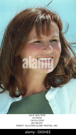 19 mai 2000 - JULIE WALTERS.ACTRICE.19/05/2000.BA19E34C.CREDIT : crédit(Image : © Photos Globe/ZUMAPRESS.com) Banque D'Images