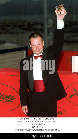 21 mai 2000 - Lars Von Trier & PALME D'OR.MEILLEUR FILM, FESTIVAL DE CANNES.21/05/2000.BA27E4C.CREDIT : crédit(Image : © Photos Globe/ZUMAPRESS.com) Banque D'Images