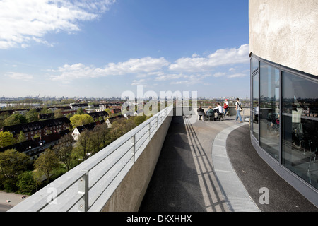 Voir l'énergie de toit, bunker, IBA, Internationale Bauausstellung, Wilhelmsburg , Hambourg, Allemagne Banque D'Images