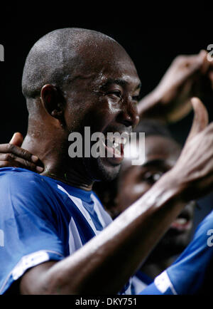 Jan 23, 2010 - Carson, Californie, Etats-Unis - Honduras L'avant JERRY PALACIOS (16) célèbre son but avec ses coéquipiers. Le Honduras a remporté 3-1. L'équipe nationale américaine contre le Honduras (crédit Image : ZUMApress.com) Banque D'Images