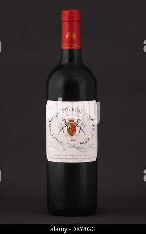 Une bouteille de vin rouge français de Chateau Fourcas Hosten Listrac Médoc de Bordeaux 2005 Cru Bourgeois Superieur Banque D'Images