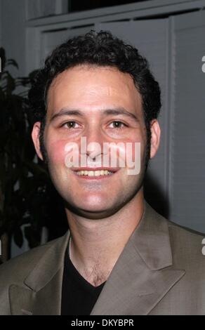 26 mars 2002 - Hollywood, Californie, USA - K28933TR.PLAY - RÉUNION À PRAGUE.LEE STRASBERG CREATIVE CENTER, Hollywood, CA.02/14/2003. TOM RODRIGUEZ / 2003.David Lee Strasberg(Image Crédit : © Globe Photos/ZUMAPRESS.com) Banque D'Images