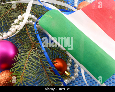 Italie drapeau avec décoration de Noël, carte de nouvel an Banque D'Images