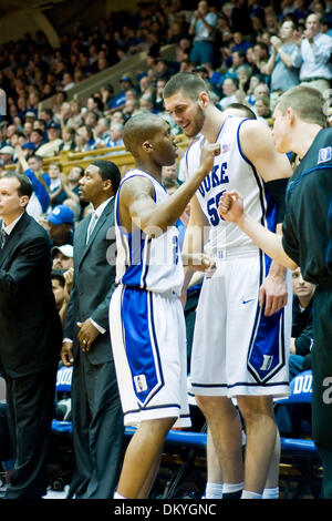 13 janvier 2010 - Durham, Caroline du Nord, États-Unis - 13 janvier 2009 : Duc garde junior # 2 Nolan Smith sort de la partie..Duc bat Boston College 79-59 à l'Université Duke Cameron Indoor Stadium, Durham NC.Crédit obligatoire : Mark Abbott / Southcreek Global (Image Crédit : © Mark Abbott Global/ZUMApress.com)/Southcreek Banque D'Images