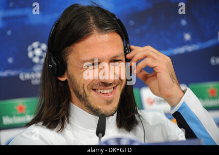 Munich, Allemagne. 09Th Dec, 2013. Manchester City's Martin Demichelis tient une conférence de presse à l'Allianz Arena de Munich, Allemagne, 09 décembre 2013. Manchester United rencontrera le Bayern Munich dans le dernier match de la phase de groupe de la Ligue des Champions saison 2013-2014 le 10 décembre 2013. Photo : Andreas GEBERT/dpa/Alamy Live News Banque D'Images
