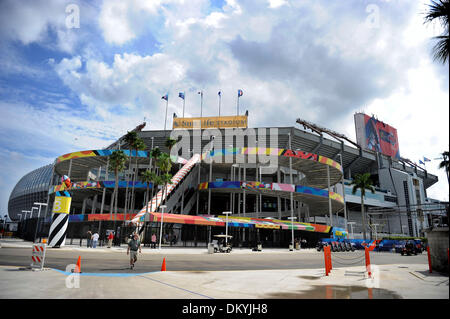 02 février 2010 - Miami, Floride, États-Unis - 02 Février 2010 : Journée des médias Superbowl 44 au Sun Life Stadium (AKA Dolphins Stadium) à Miami, en Floride. ..Superbowl XLIV (44), sera joué le 7 février, 2010 au Sun Life Stadium (AKA Dolphins Stadium) à Miami, en Floride. (Crédit Image : © Brad Barr/ZUMApress.com) Southcreek/mondial Banque D'Images