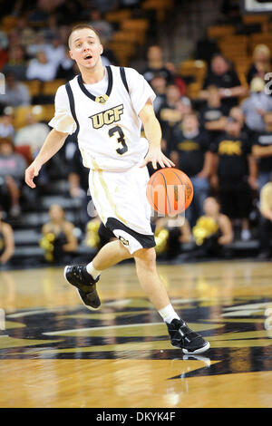 Le 13 févr. 2010 - Orlando, Floride, États-Unis - 13 février 2010:UCF guard # 3 AJ Rompza durant la partie tenue à l'UCF Arena à Orlando en Floride, dans lequel l'UCF (Tulane battre 62-54. (Crédit Image : © Brad Barr/ZUMApress.com) Southcreek/mondial Banque D'Images