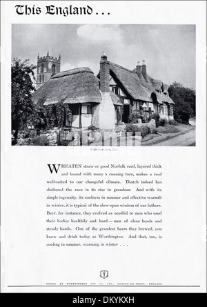 Années 1930 vintage original publicité Publicité magazine anglais BIÈRE WORTHINGTON Scène de village Banque D'Images