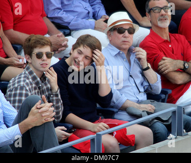 Paul Simon regarder match U.S Open 2012 Men's Semi Final - Tomas Berdych (CZE) vs Andy Murray (SCO) - L'USTA Billie Jean King Banque D'Images