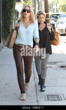 Sharon Stone, un salon de coiffure à West Hollywood. Los Angeles, Californie - 06.09.12 Banque D'Images