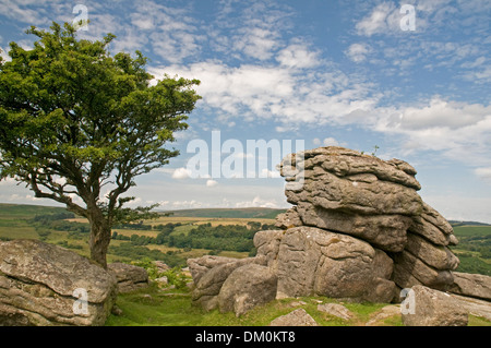 Paysage de landes impressionnant près de Tor sur selle, Dartmoor à Northwest Banque D'Images