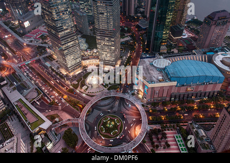 Cityscape, vue d'IFC, SWFC, Centre mondial des finances de Shanghai, tour Jin Mao la nuit, Lujiazui, Pudong, Shanghai, Chine Banque D'Images