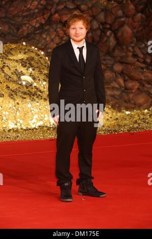 Berlin, Allemagne. 9 décembre 2013. Ed Sheeran assiste à la première européenne de "Le Hobbit : la désolation de Smaug" à Berlin./photo : dpa Crédit alliance photo alliance/Alamy Live News Banque D'Images