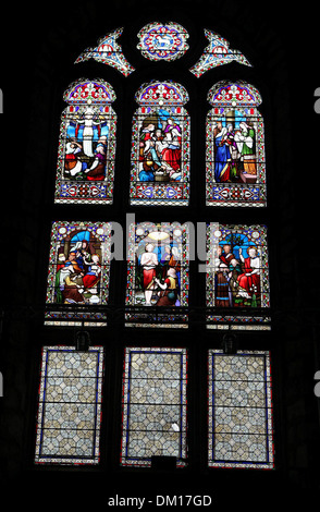 Les vitraux à la Tron Kirk sur le Royal Mile d'Édimbourg. Banque D'Images