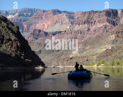 Quelques rafteurs qui se profile dans le Grand Canyon, Arizona, USA. Banque D'Images