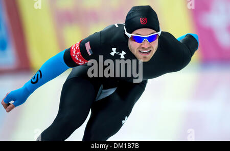 Berlin, Allemagne. 07Th Dec, 2013. USA's Joey Mantia durant la Coupe du monde de patinage de vitesse de l'UIP à Berlin, Allemagne, 07 décembre 2013. Photo : Thomas Eisenhuth/dpa/Alamy Live News Banque D'Images