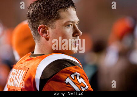 Bowling Green quarterback Tyler Sheehan (13) au cours de l'action de jeu. Sheehan a terminé 23-D-32 passe pour 338 yards dont deux touchés. Bowling Green défait Akron 36-20 au stade Doyt L. à Perry sur le campus de l'Université d'État de Bowling Green de Bowling Green, Ohio. (Crédit Image : © Scott Grau/ZUMApress.com) Southcreek/mondial Banque D'Images