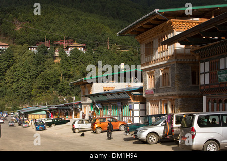 Le Bhoutan, la vallée de Bumthang, ville Chamkhar main bazaar Banque D'Images