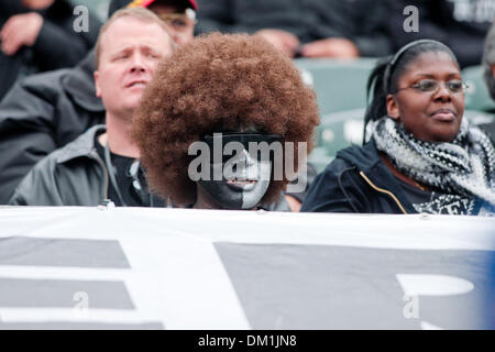 Au cours de l'action jeu fans Raiders à la Oakland Coliseum, également connu sous le nom de ''trou noir'' à Oakland, Claif. le dimanche. L'Oakland Raiders défait les Bengals de Cincinnati 20-17. (Crédit Image : © Konsta Goumenidis ZUMApress.com)/global/Southcreek Banque D'Images