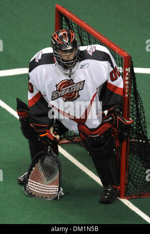 30 janvier 2010 - Denver, Colorado, États-Unis - 30 janvier 2010 : Washington's Tyler Richards (00) nette au cours d'une ligue nationale de crosse match entre la furtivité et Washington Colorado Mammoth joué au Pepsi Center de Denver, Colorado. Le Stealth battre le mammouth, 12-11..Crédit obligatoire : Andrew Fielding / Southcreek Global (Image Crédit : © Andrew Fielding/global/Southcreek ZUMA Banque D'Images