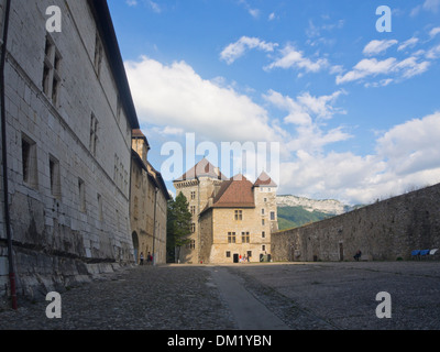 Chateau de Annecy, château médiéval à Annecy France, cour Banque D'Images