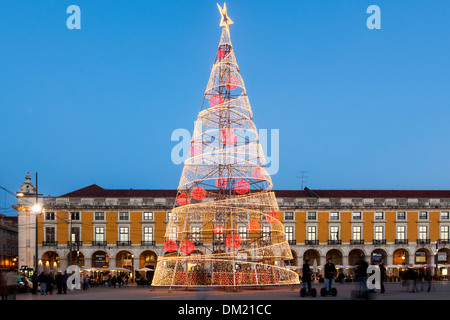 Arbre de Noël à Praca do Comercio , Lisbonne, Portugal, Europe Banque D'Images