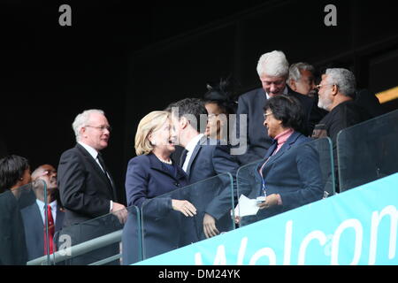 Soweto, Johannesburg, Afrique du Sud. 10 décembre 2013. Hillary Clinton à l'officiel le service commémoratif pour Nelson Rolihlahla Mandela Le FNB stadium de Soweto près de Johannesburg. L'Afrique du Sud. Le mardi 10 décembre 2013 Photo par Zute Lightfoot/Alamy Live News Banque D'Images