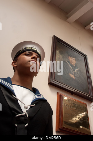 Un cadet de la Marine est sur le flanc, une peinture de John Travers Cornwell VC . (Le portrait de Cornwell, l'artiste a utilisé son frère) Banque D'Images