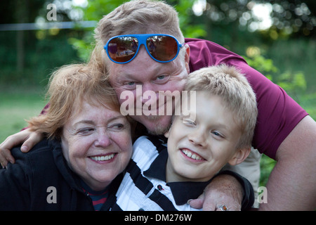 Trois générations, grand-mère, fils et petit-fils. Zawady Centre de la Pologne Banque D'Images