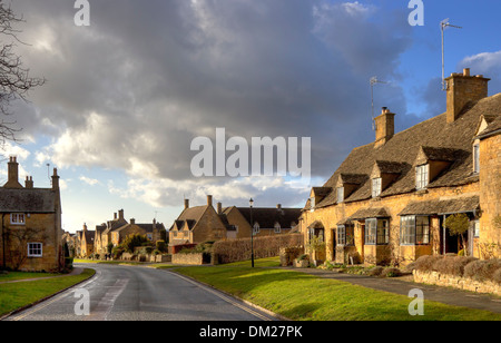 Le Cotswold village de Broadway, Worcestershire, Angleterre. Banque D'Images