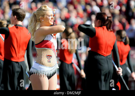 Les membres de la bande de terre va Raider divertir comme en dehors du divertissement comme l'arborant Texas Tech Red Raiders navigué à un 41-13 victoire sur Oklahoma Sooners à Jones AT&T Stadium à Lubbock, Texas. (Crédit Image : © Steven Leija/global/ZUMApress.com) Southcreek Banque D'Images