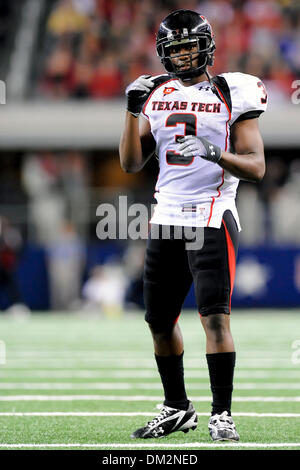 Texas Tech DB Jamar Wall (3) se prépare pour l'comme l'Ours et le Baylor au Texas Tech Red Raiders bataille au Cowboys Stadium à Arlington, au Texas. Bords de Texas Tech l'Ours, 20-13. (Crédit Image : © Steven Leija/global/ZUMApress.com) Southcreek Banque D'Images