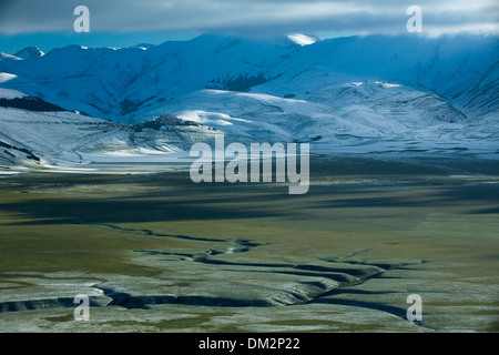 Neige sur le Piano Grande, parc national Monti Sibillini, de l'Ombrie. Italie Banque D'Images