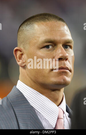 Boise State Broncos bataille contre le TCU Horned Frogs dans la 39e Fiesta Bowl annuel parrainé par les Tostitos. La superstar de catch John Cena bénéficie de la festivités arborant. (Crédit Image : © Tony Leon/ZUMApress.com) Southcreek/mondial Banque D'Images