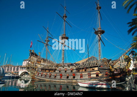 Il Galeone Naptune replica galion du 17ème siècle ship Porto Antico le vieux port Gênes Ligurie Italie Europe Banque D'Images