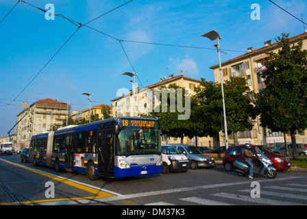 Via Nizza street quartier Lingotto Turin Piémont Italie Europe Banque D'Images