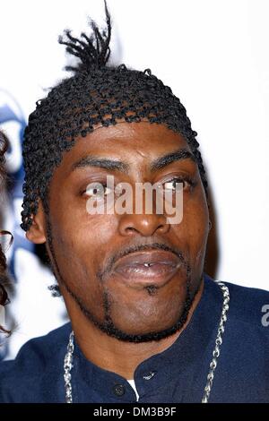 15 octobre 2002 - Los Angeles, Californie, USA - COOLIO ..K26761FB LE 15E CAROUSEL OF HOPE BALL.Beverly Hilton Hotel, Los Angeles, CA.15 octobre 2002. FITZROY BARRETT/(2002 Image Crédit : © Globe Photos/ZUMAPRESS.com) Banque D'Images