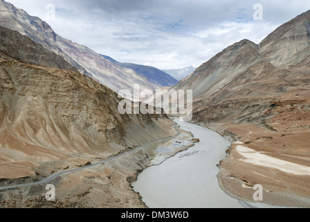 Le Ladakh, Inde - 14 juillet 2009 : la vallée de l'Indus Banque D'Images