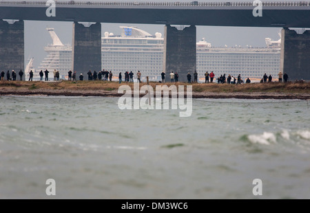 Le M/V Allure of the Seas passant la Grande Ceinture sur son voyage de livraison. Banque D'Images