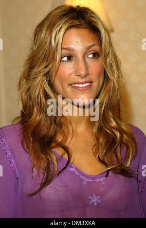 8 septembre 2002 - Toronto, Canada - BIENVENUE À COLLINWOOD CONFÉRENCE DE PRESSE.AU FESTIVAL INTERNATIONAL DU FILM DE TORONTO.À L'Hôtel FOUR SEASONS DE TORONTO, CANADA.JENNIFER ESPOSITO. BARRETT / 9-8-2002 FITZROY K26026FB (D)(Image Crédit : © Globe Photos/ZUMAPRESS.com) Banque D'Images