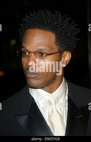 Le 6 décembre, 2002 - Los Angeles, California, UNITED STATES - Jamie Foxx ...17TH ANNUAL AMERICAN CINEMATHEQUE AWARD..RESPECT Denzel Washington. Au BEVERLY.HÔTEL HILTON. BEVERLY HILLS, Californie. BARRETT FITZROY / 12/06/2002 . K27609FB - (D)(Image Crédit : © Globe Photos/ZUMAPRESS.com) Banque D'Images