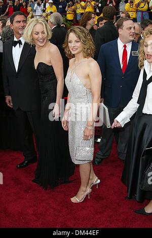Mar. 24, 2002 - Los Angeles, Californie - K24518FB:74ÈME ACADEMY AWARDS .HOLLYWOOD ET HIGHLAND, Hollywood, CA 03/24/2002. FITZROY BARRETT/ 2002.JODIE FOSTER(Image Crédit : © Globe Photos/ZUMAPRESS.com) Banque D'Images