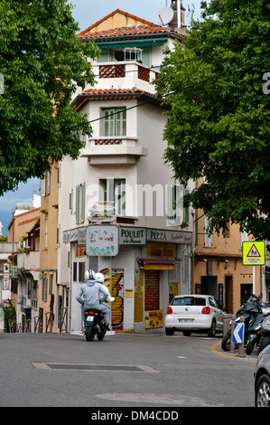 Beau bâtiment ancien du vieil Antibes, dans le sud-est de la France Banque D'Images