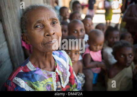 Portrait d'une femme dans le district de Vatomandry, Madagascar. Banque D'Images