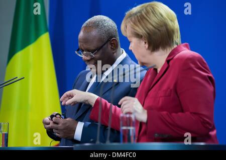 Berlin, Allemagne. Dec 11, 2013. Angela Merkel, la chancelière allemande, et Ibrahim Boubacar KeÌÄåøta, Président du Mali, donner une conférence de presse conjointe à la chancellerie à Berlin. / Photo : Angela Merkel, chancelier allemand, en Berin, le 11 décembre, 2013.Photo : Reynaldo Paganelli/NurPhoto NurPhoto © Reynaldo Paganelli//ZUMAPRESS.com/Alamy Live News Banque D'Images