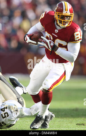 Le 6 décembre 2009 - Hyattsville, Maryland, États-Unis - 06 décembre 2009 : Redskins de Washington tight end Fred Davis # 86 se précipite la balle après une réception au cours de la NFL football match entre les New Orleans Saints et les Redskins de Washington à FedEx Field à Hyattsville, Maryland. Le score est à égalité 17-17 à la moitié. .Crédit Obligatoire - Alan Maglaque / Southcreek Global (Image Crédit : © Sout Banque D'Images