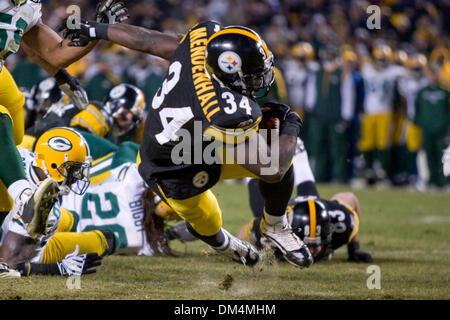 20 Décembre : Pittsburgh Steelers Rashard Mendenhall (34) est abordé au cours de la NFL football match entre les Packers de Green Bay et les Steelers de Pittsburgh au Heinz Field de Pittsburgh, Pennsylvanie. Les Steelers a marqué le but gagnant touchdown comme du temps écoulé à l'encontre de l'Abattoir 37..crédit obligatoire - Frank Jansky / Southcreek Global. (Crédit Image : © Frank Jansky/Southcre Banque D'Images