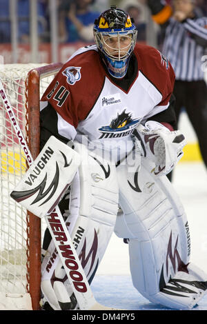 26 Février 2010 : le lac Érié gardien monstres Billy Sauer (64) au cours de la Ligue américaine de Hockey match entre le Syracuse Crunch et le lac Erie Monsters joué à la Quicken Loans Arena de Cleveland, OH. Le craquement a défait les monstres 3-2..Crédit obligatoire : Frank Jansky / Southcreek Global (Image Crédit : © Frank Jansky/global/ZUMApress.com) Southcreek Banque D'Images